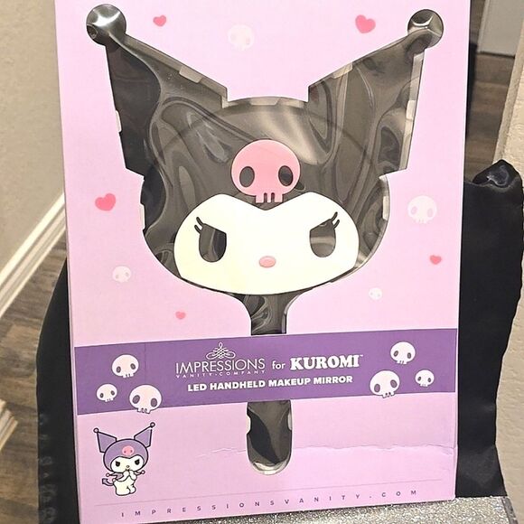 Impressions Kuromi LED Handheld Makeup Mirror - Picture 11 of 12